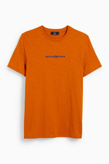 Pánské - Tričko - tmavě oranžová