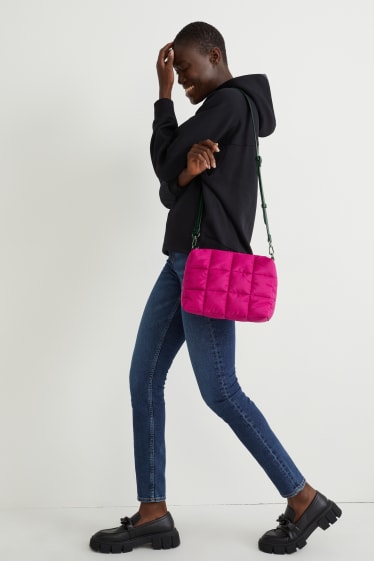 Femmes - Petit sac à bandoulière surpiqué avec sangle amovible - rose