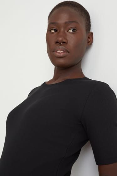 Women - T-shirt - black