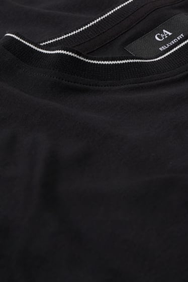 Men - T-shirt - black