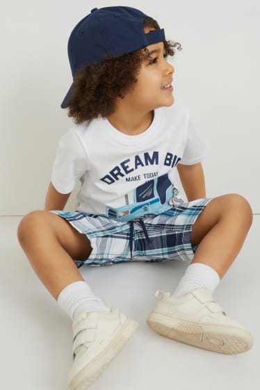 Kinder - Set - Kurzarmshirt, Shorts und Cap - 3 teilig - weiß