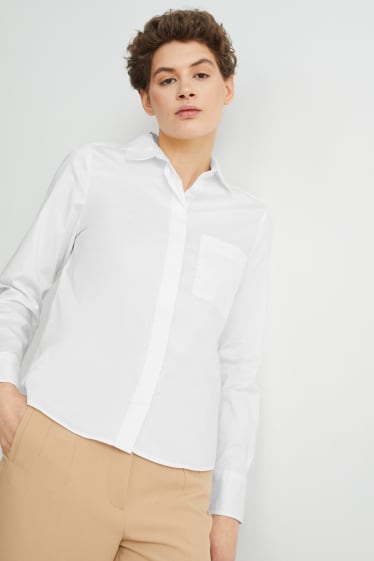 Kobiety - Bluzka w biznesowym stylu - biały