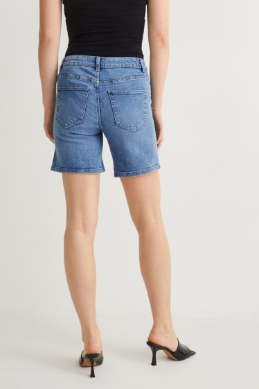 Women - Denim shorts - mid-rise waist - denim-light blue