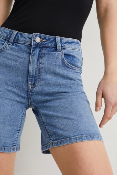 Femei - Pantaloni scurți de blugi - talie medie - denim-albastru deschis