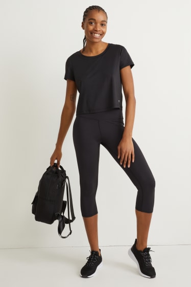 Women - Active capri leggings - supportive - yoga - black