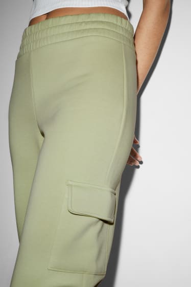 Femmes - CLOCKHOUSE - pantalon de jogging cargo - vert clair