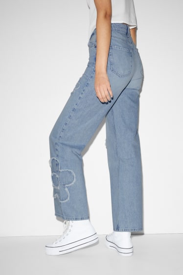 Teens & Twens - CLOCKHOUSE - Loose Fit Jeans - High Waist - helljeansblau