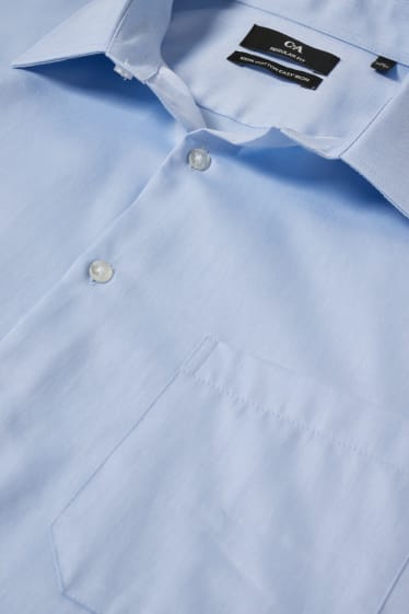 Uomo - Camicia business - regular fit - colletto all’italiana - facile da stirare - azzurro