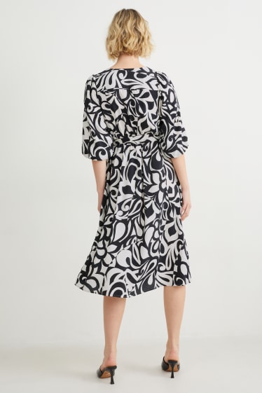 Femmes - Robe croisée - à motif - noir / blanc