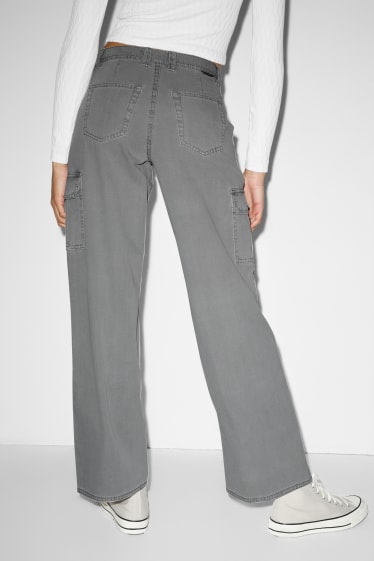 Mujer - CLOCKHOUSE - pantalón cargo - high waist - relaxed fit - verde claro