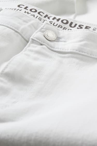 Nastolatki - CLOCKHOUSE - spodnie - wysoki stan - super skinny fit - biały
