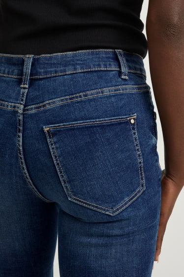 Dames - Bermuda van spijkerstof - mid waist - LYCRA® - jeansblauw