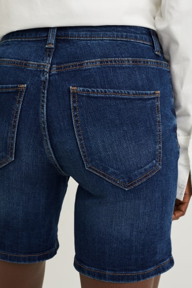 Dames - Korte spijkerbroek - mid waist - jeansblauw