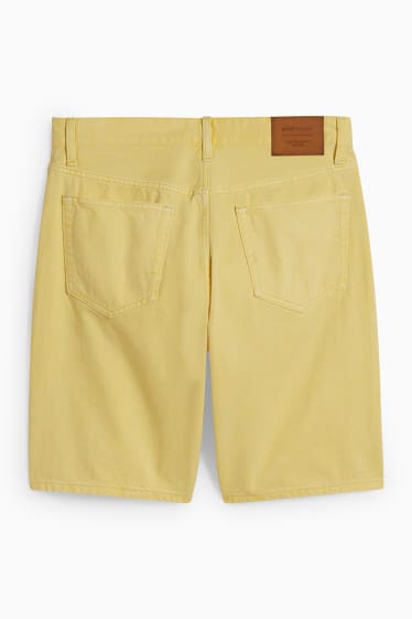 Pánské - Džínové šortky - žlutá
