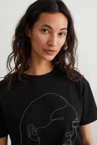 Damen - T-Shirt mit Ketten-Applikation - schwarz