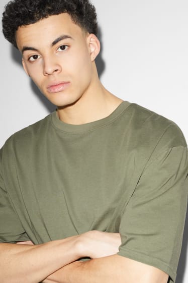 Men - T-shirt - green