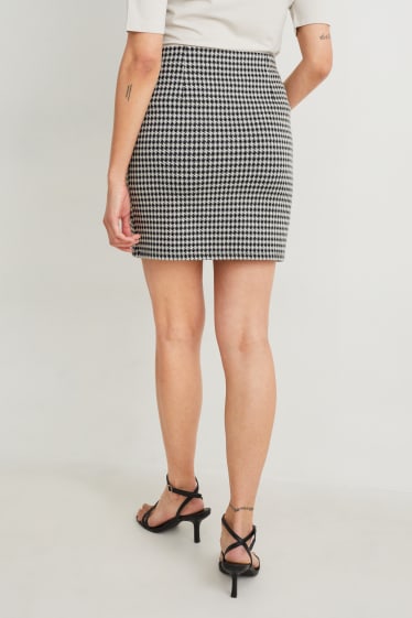 Women - Mini skirt - check - black / white