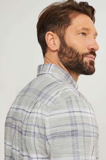 Mężczyźni - Koszula - regular fit - przypinany kołnierzyk - w kratę - jasnozielony