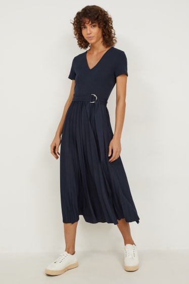 Dames - Fit & flare-jurk met ceintuur - geplisseerd - donkerblauw
