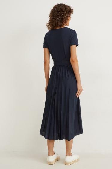 Women - Fit & flare dress with belt - pleated - dark blue