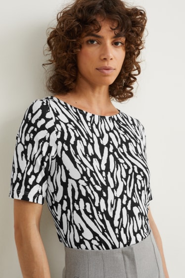 Women - T-shirt - patterned - black / white