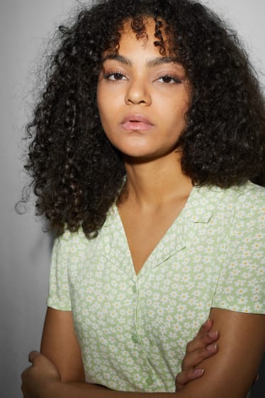 Damen - CLOCKHOUSE - Crop Bluse - geblümt - hellgrün
