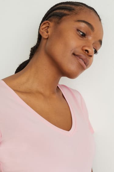 Women - Basic T-shirt - rose