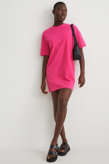 Femmes - Robe-T-shirt - rose