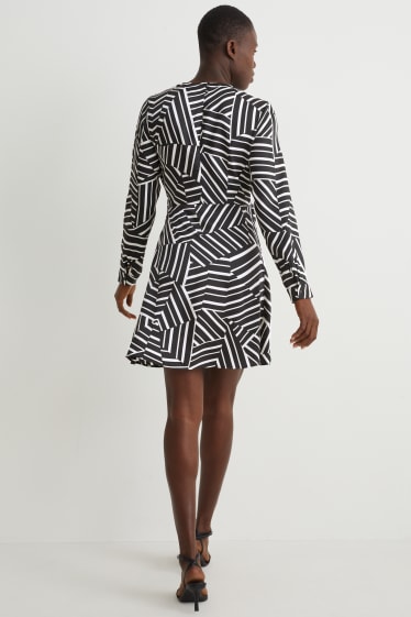 Damen - Wickelkleid - gemustert - schwarz / weiss