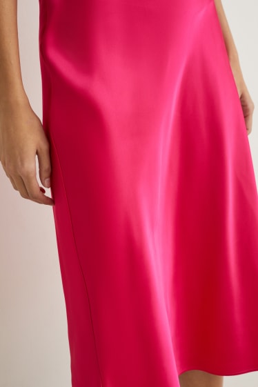 Women - Satin skirt - pink