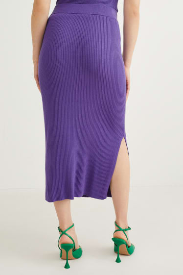 Women - Knitted skirt - purple