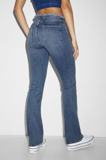 Ados & jeunes adultes - CLOCKHOUSE - flared jean - mid waist - jean bleu clair