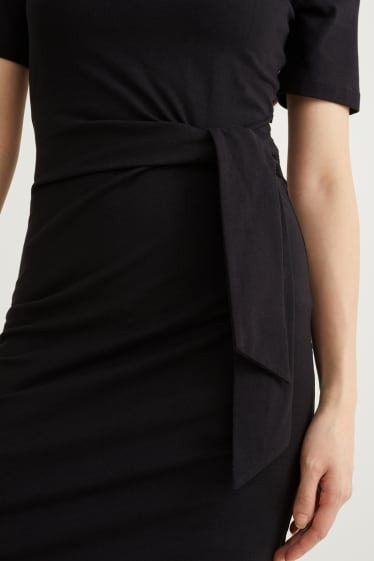 Femmes - Robe ornée d'un nœud - noir