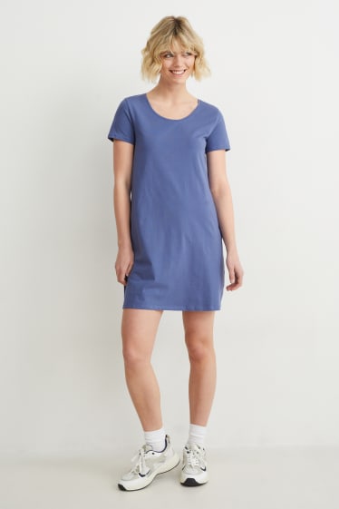 Women - Basic T-shirt dress - light blue