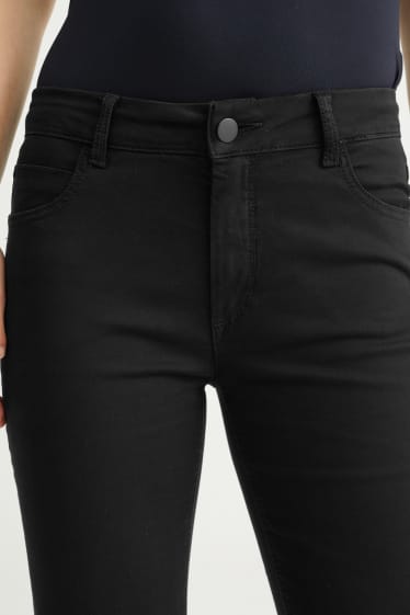 Women - Capri trousers - mid-rise waist - regular fit - black