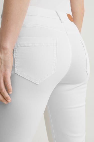 Femmes - Pantalon corsaire - mid waist - regular fit - blanc