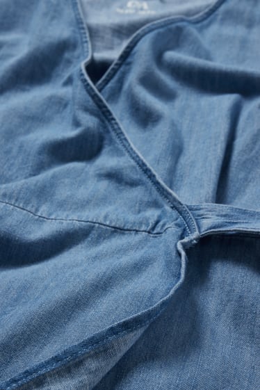 Kobiety - Dżinsowa sukienka kopertowa - dżins-jasnoniebieski
