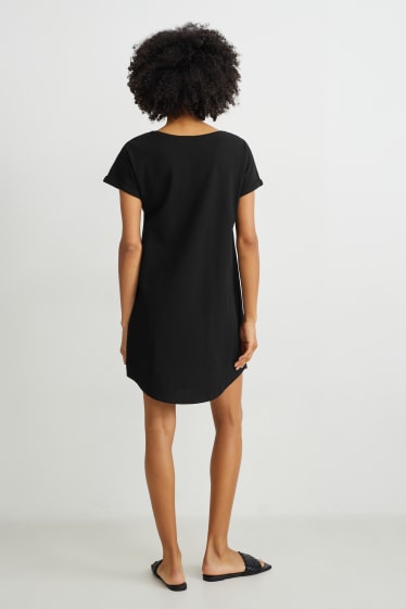 Women - Basic T-shirt dress - black