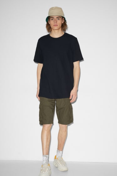 Men - Cargo shorts with belt - khaki