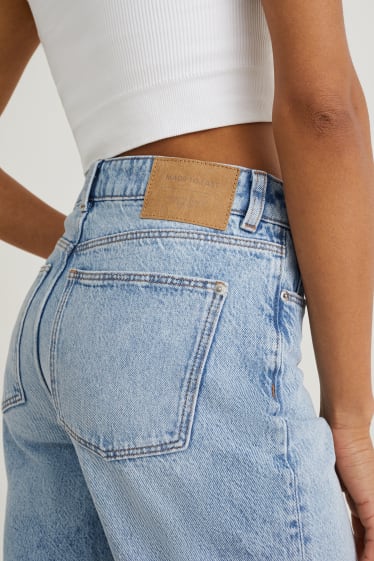 Dames - Bermuda van spijkerstof - high waist - jeanslichtblauw