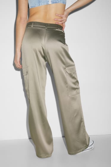 Femei - CLOCKHOUSE - pantaloni cargo din satin - talie medie - wide leg - verde