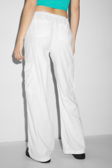 Women - CLOCKHOUSE - cargo trousers - mid-rise waist - relaxed fit - cremewhite