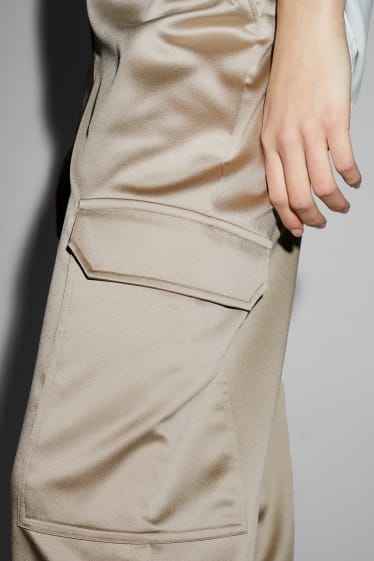 Donna - Pantaloni cargo in raso - vita bassa - gamba larga - beige