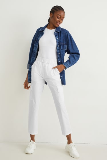 Dona - Pantalons cargo - mid waist - tapered fit - blanc