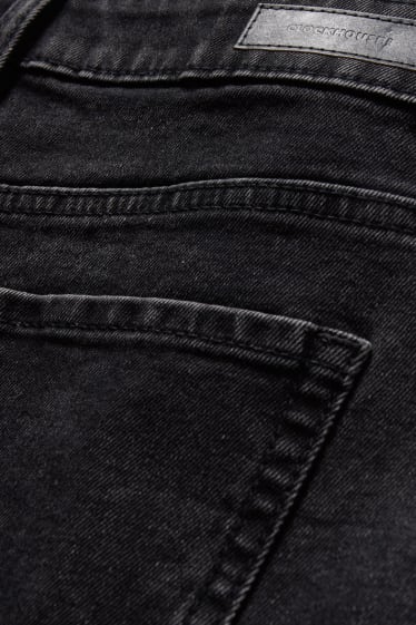 Dames - CLOCKHOUSE - korte spijkerbroek - low waist - LYCRA® - jeansdonkergrijs