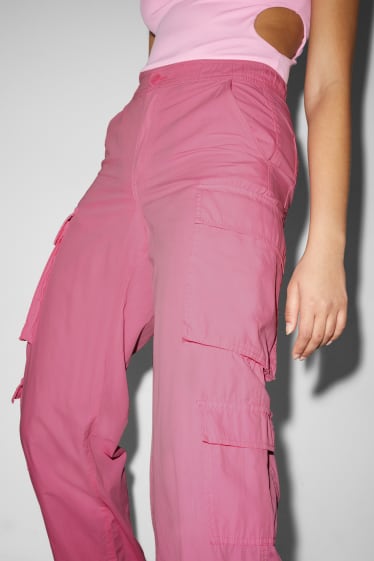 Women - Cargo trousers - mid-rise waist - relaxed fit - pink