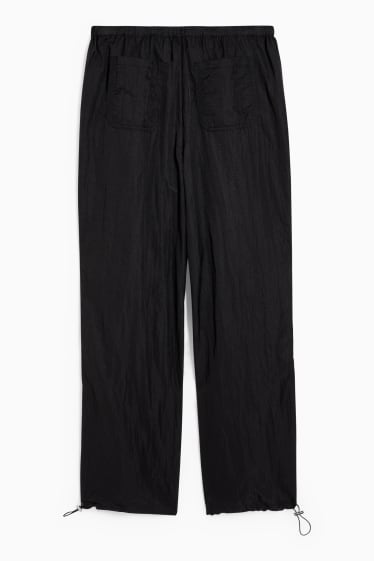 Dames - CLOCKHOUSE - parachutebroek - mid waist - straight fit - zwart