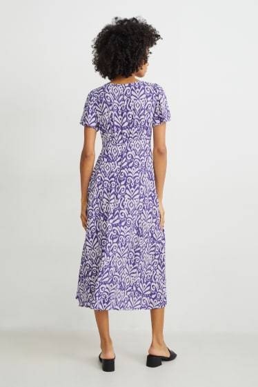 Femmes - Robe empire avec nœud - à motif - violet