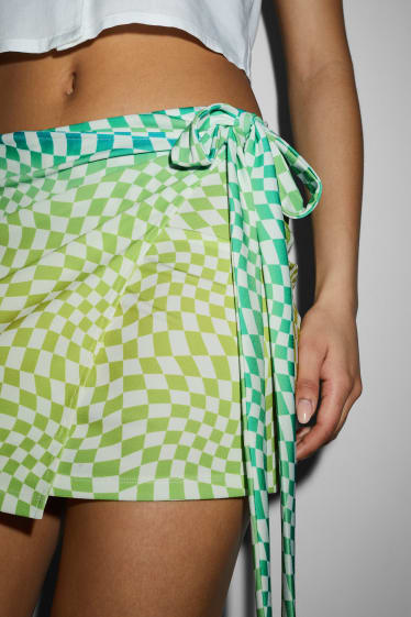 Jóvenes - CLOCKHOUSE - minifalda - de cuadros - verde claro