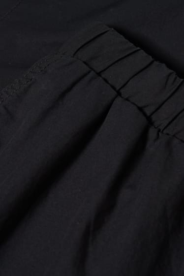 Women - Trousers - mid-rise waist - tapered fit - black